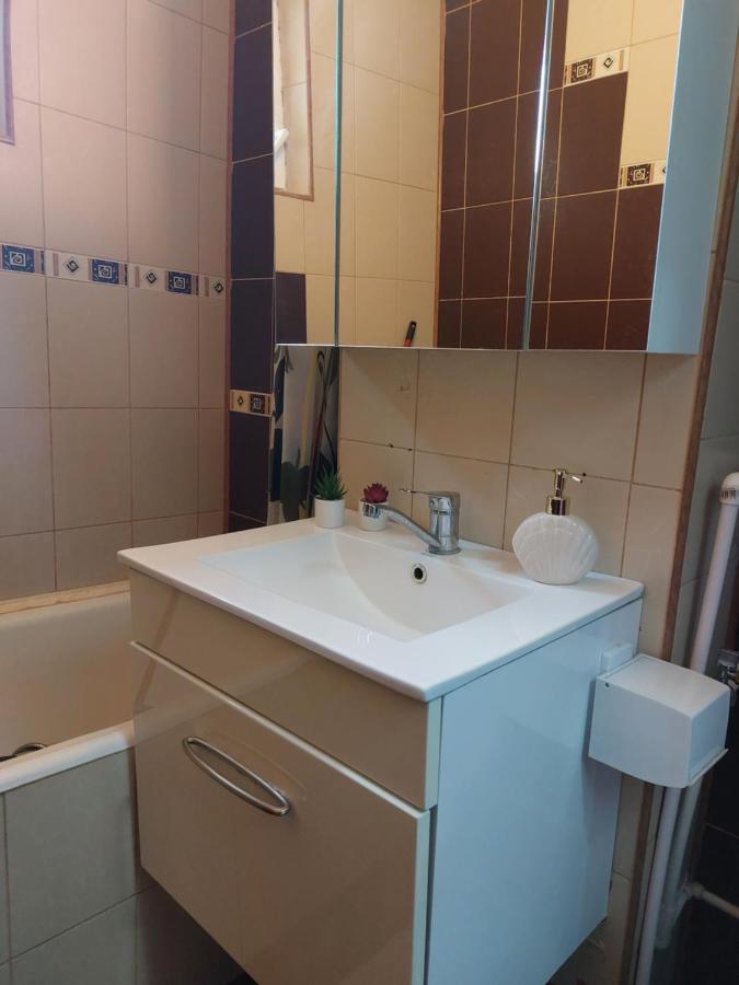 Apartament Central Renovat 3 Camere Bükreş Dış mekan fotoğraf